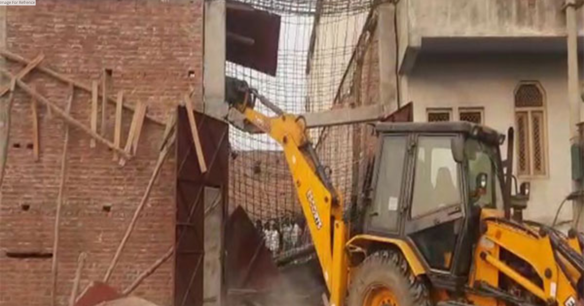 2 labourers killed, 8 injured as under-construction building collapses in Ghaziabad